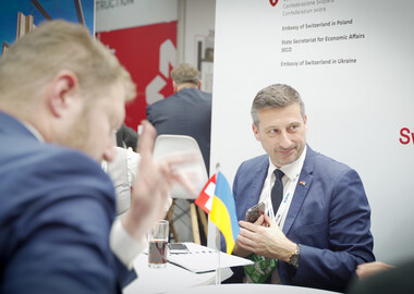 Personen an der Rebuild Ukraine Konferenz
